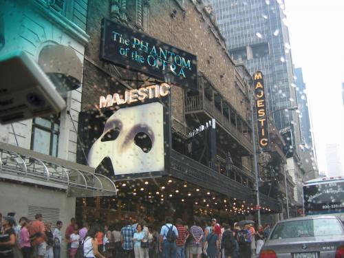 Broadway -New-York-on-a-rainy-day